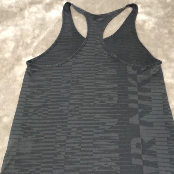 Nike Air racerback tank top size small - Picture 4 of 5